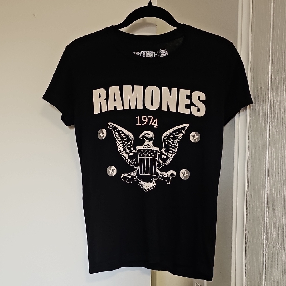 Chaser Ramones 100% Cotton Band Tee Black Large